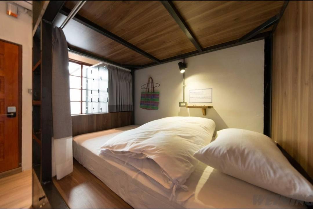 158 Hostel Тайнань Экстерьер фото